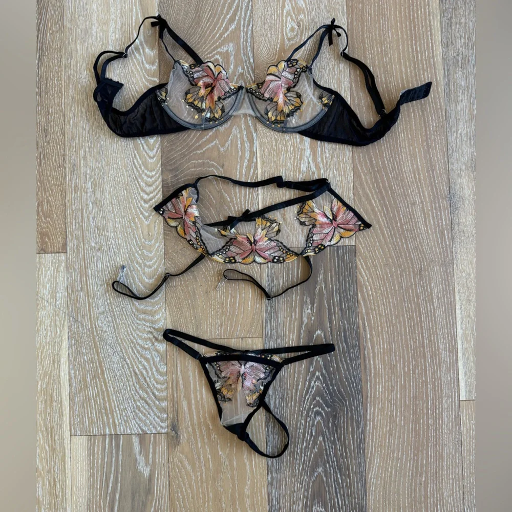 Lingerie set, headband and bow - Picture 2 of 4